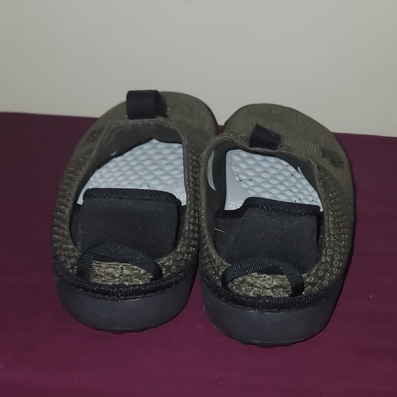 The North Face Base Camp Mule Olive Color Size 11 Men Pre Owned Excellent Condit - Picture 5 of 8